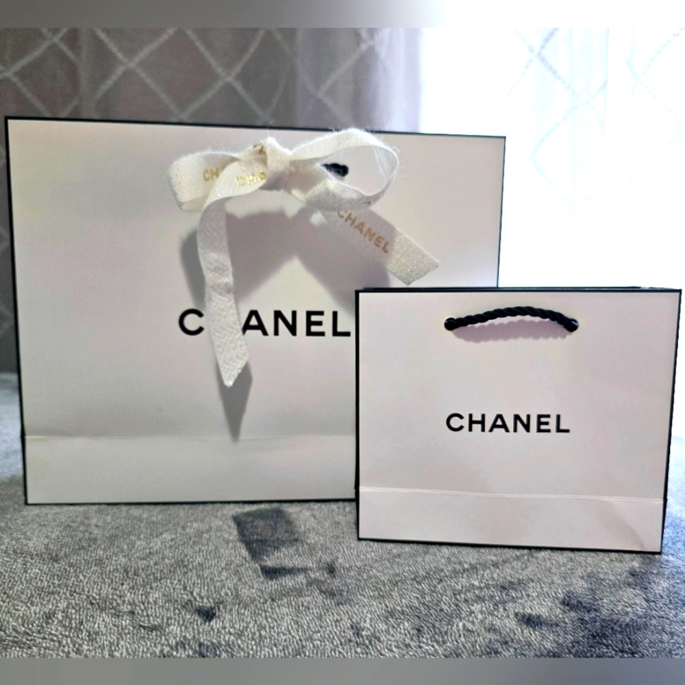Chanel Paper Shopping Bags & Ribbon Set